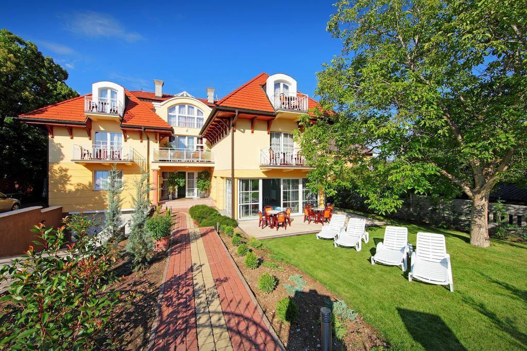 Balazs Villa Balatonfured Exterior photo