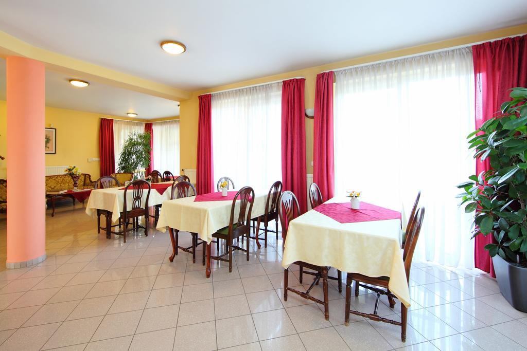 Balazs Villa Balatonfured Exterior photo